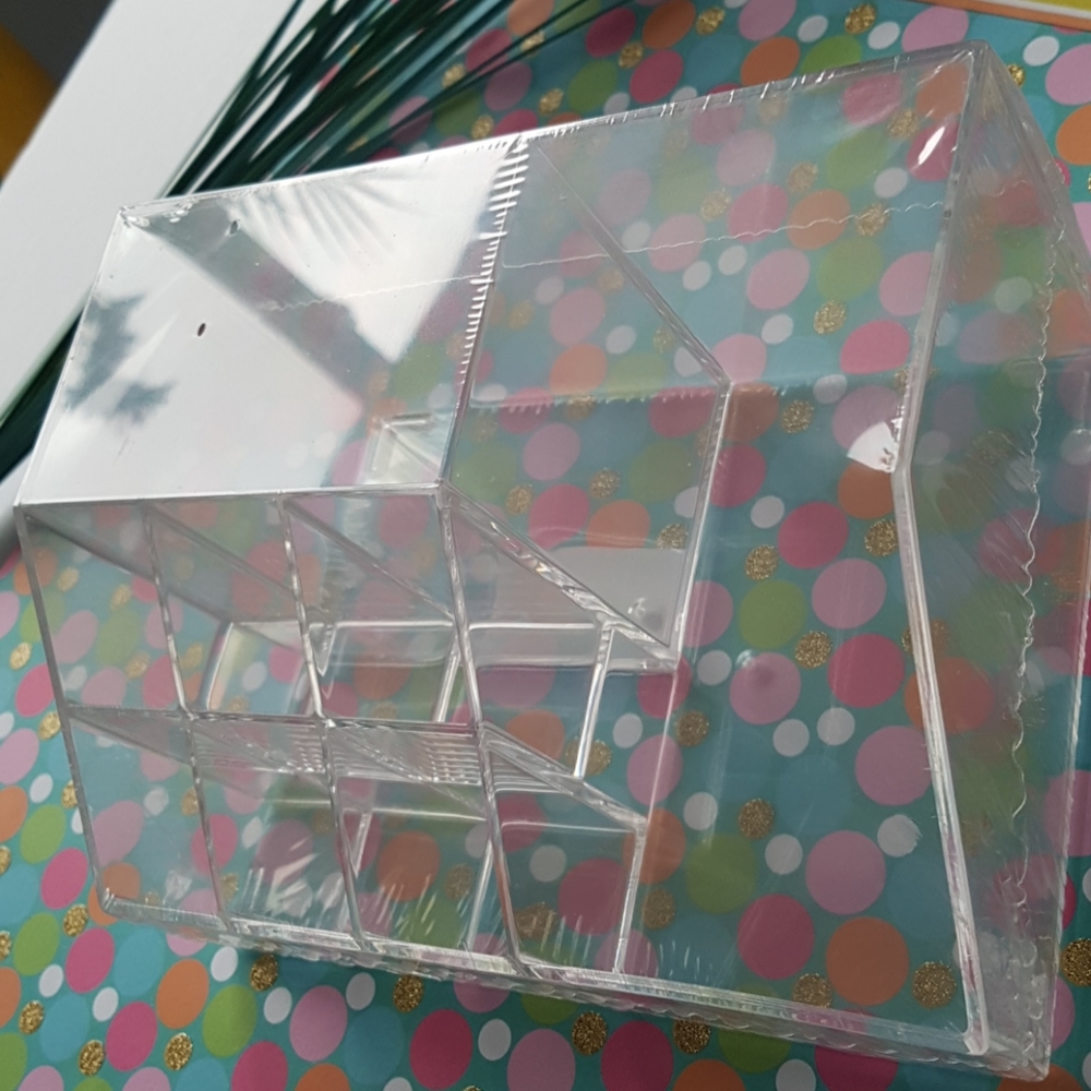 BACK in boutique - Storage Desktop Acrylic Organizer Box 5"x6.75"x3.25" in. - Picture 6 of 7